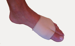 FlexaMed Metatarsal Sleeves for ball of foot pain, Morton's neuroma, metatarsalgia, calluses, sesamoiditis, blisters and forefoot (ball-of-foot) problems. An extra-soft breathable gel pad absorbs pressure, shock and friction to cushion and protect your foot. Flexible, durable cotton/Lycra won't slip and thin design fits shoes.  Sleeves provide relief from Morton's neuroma, metatarsalgia, calluses, sesamoiditis and other forefoot (ball-of-foot) problem. Sold as Pair by Flexamed.com
